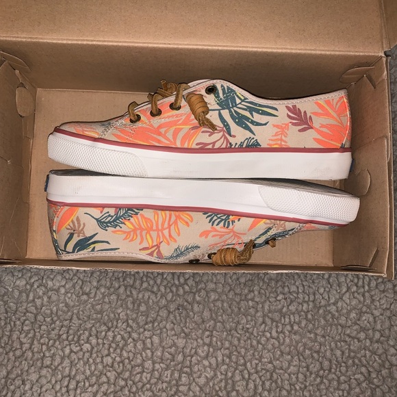 Sperry - Picture 2 of 7